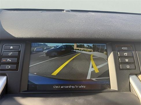 Used 2018 Land Rover Discovery Sport HSE image 16