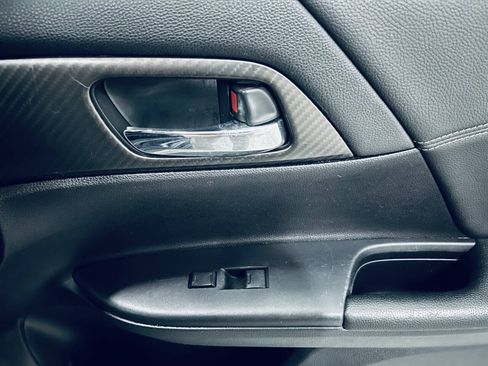 Used 2017 Honda Accord Sport image 28