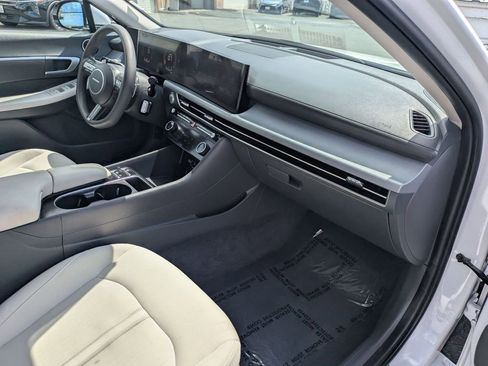 Used 2025 Hyundai Sonata SEL FWD image 35