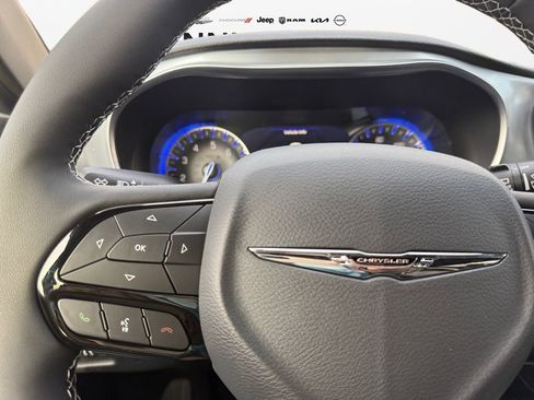 New 2026 Chrysler Pacifica Limited w/ S Appearance Package image 25