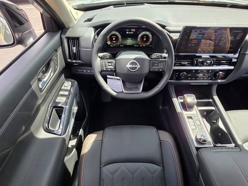New 2026 Nissan Pathfinder Platinum AWD/4WD image 8