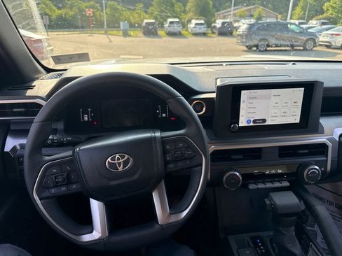 Used 2026 Toyota 4Runner SR5 AWD/4WD image 16
