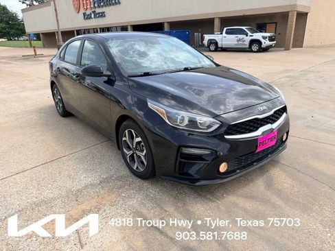 Certified 2021 Kia Forte LXS FWD image 1