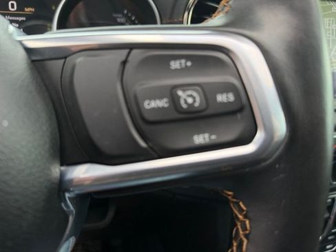 Used 2023 Jeep Wrangler Unlimited Sahara AWD/4WD image 21