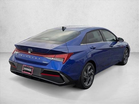 New 2026 Hyundai Elantra Limited FWD image 5