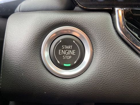 Used 2023 GMC Canyon Elevation image 28