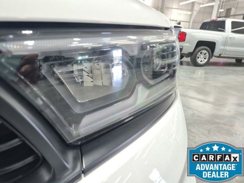 Used 2024 Dodge Durango GT RWD image 34