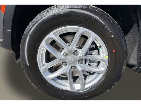 New 2025 Jeep Grand Cherokee L Laredo w/ Trailer Tow Package image 11