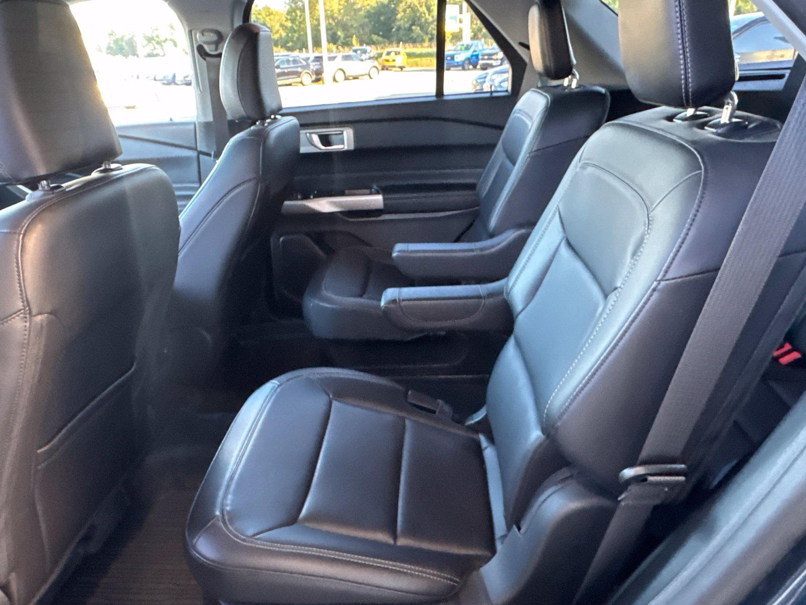 Certified 2024 Ford Explorer XLT w/ Equipment Group 202A AWD/4WD image 37