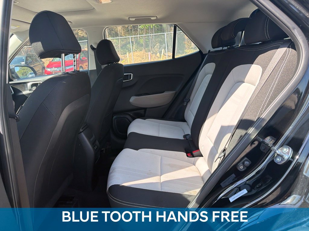 Used 2025 Hyundai Venue SEL FWD image 10