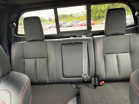 Used 2024 Nissan Titan PRO-4X w/ Pro-4x Convenience Package AWD/4WD image 21
