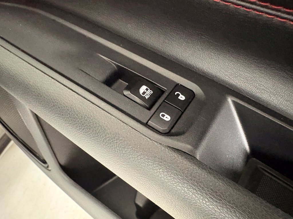 Used 2025 Jeep Compass Trailhawk AWD/4WD image 13