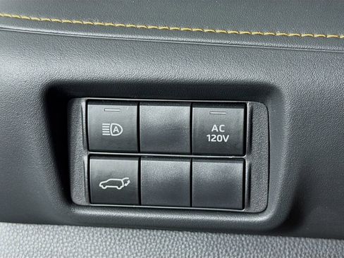 Used 2023 Toyota Highlander Bronze Edition image 14