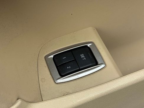 Used 2012 Jaguar XF RWD image 21