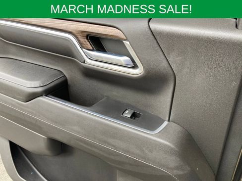 Used 2022 Chevrolet Silverado 1500 LT Trail Boss w/ LT Trail Boss Premium Package image 23