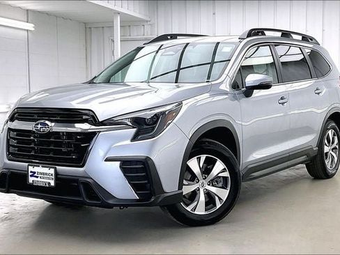 Used 2023 Subaru Ascent Premium w/ Convenience Package AWD/4WD image 2