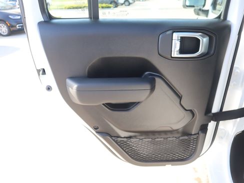 New 2026 Jeep Gladiator Sport image 15