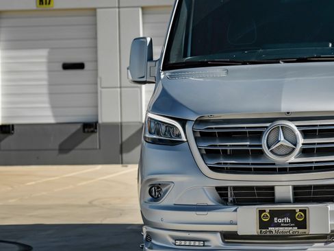 Used 2023 Mercedes-Benz Sprinter 3500 image 25