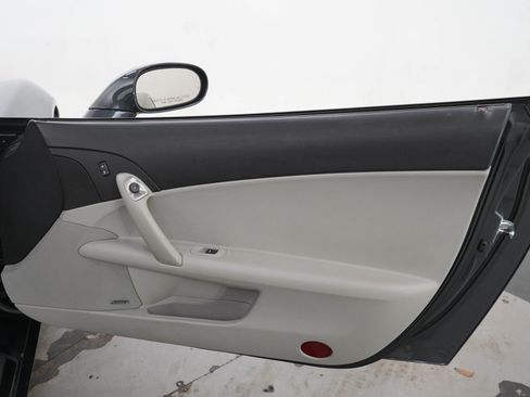 Used 2009 Chevrolet Corvette Convertible w/ Preferred Equipment Group RWD image 9