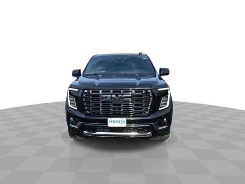 Used 2025 GMC Yukon Denali Ultimate AWD/4WD image 3