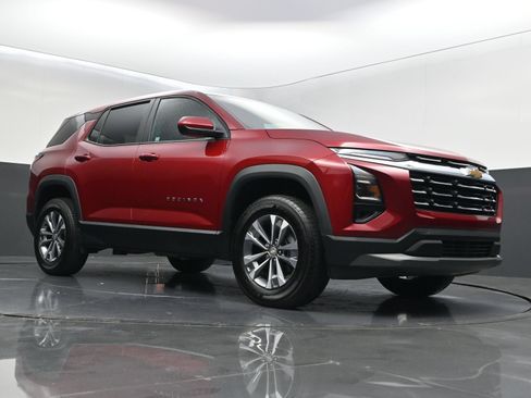 Used 2026 Chevrolet Equinox LT w/ Safety and Technology Package FWD image 36