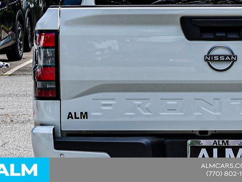 Used 2025 Nissan Frontier SV RWD image 13