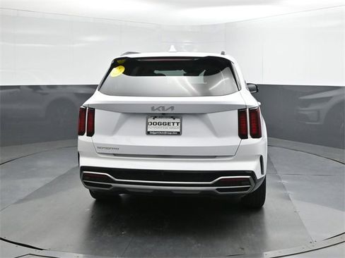 Used 2023 Kia Sorento S w/ Panoramic Sunroof Package image 8