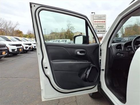 Certified 2023 Jeep Renegade Altitude w/ Convenience Group I image 24