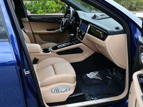 Used 2024 Porsche Macan S AWD/4WD image 46