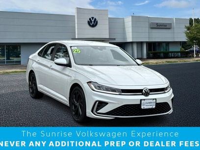 Used 2025 Volkswagen Jetta SE w/ Black Wheel Package