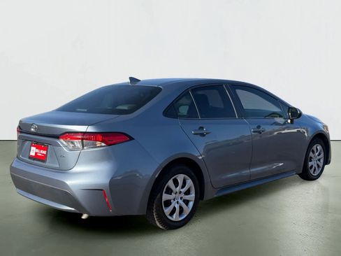 Used 2020 Toyota Corolla LE FWD image 4