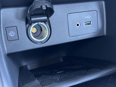 New 2025 Nissan Versa SV w/ Trunk Package image 24