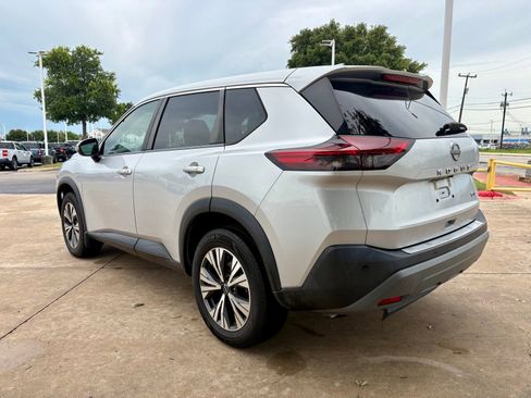 Used 2022 Nissan Rogue SV FWD image 6