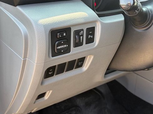Used 2013 Toyota 4Runner SR5 AWD/4WD image 7