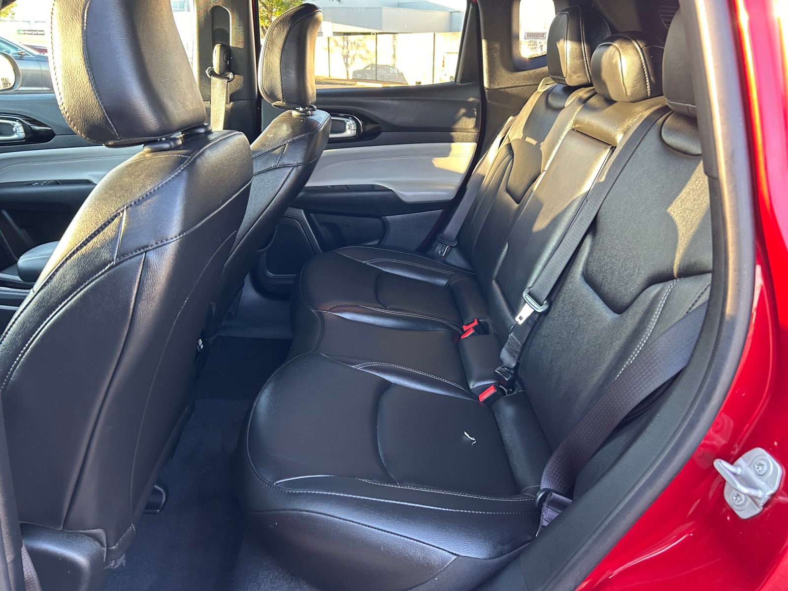 Used 2025 Jeep Compass Limited AWD/4WD image 17