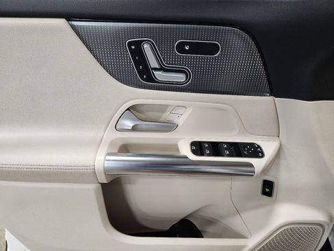 Used 2021 Mercedes-Benz GLA 250 4MATIC image 43