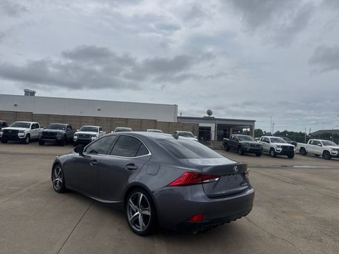 Used 2017 Lexus IS 200t w/ Premium Package RWD image 15