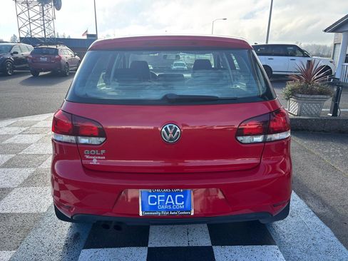 Used 2014 Volkswagen Golf 4-Door FWD image 4
