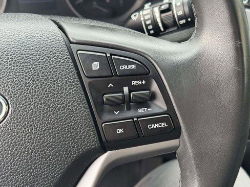 Used 2017 Hyundai Tucson SE Plus AWD/4WD image 19