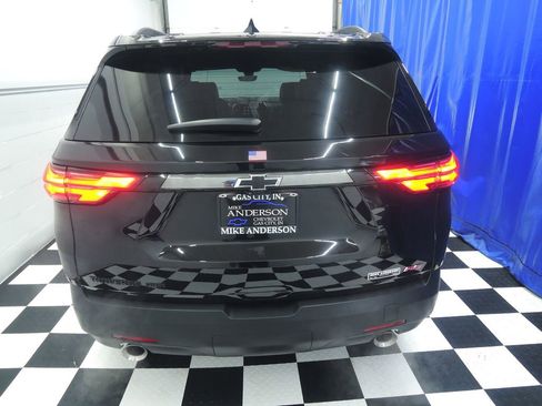 Used 2023 Chevrolet Traverse RS w/ LPO, Floor Liner Package AWD/4WD image 9