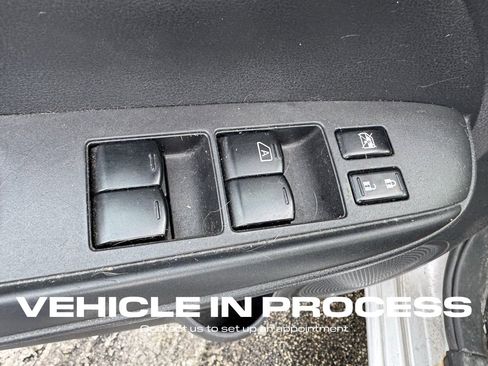 Used 2014 Nissan Versa SV w/ Convenience Package image 12