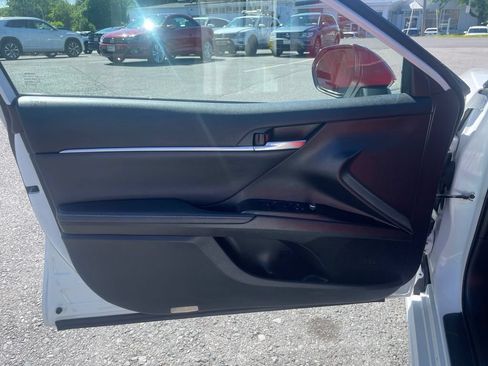 Used 2022 Toyota Camry XSE w/ Cold Weather Package FWD image 14