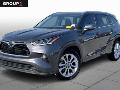 Used 2023 Toyota Highlander Limited