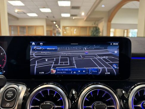 Certified 2025 Mercedes-Benz GLB 250 image 12