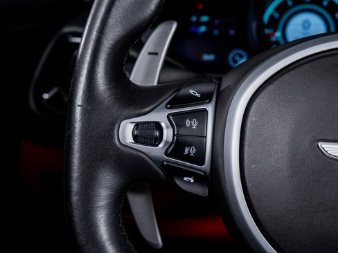 Used 2021 Aston Martin V8 Vantage Convertible image 42