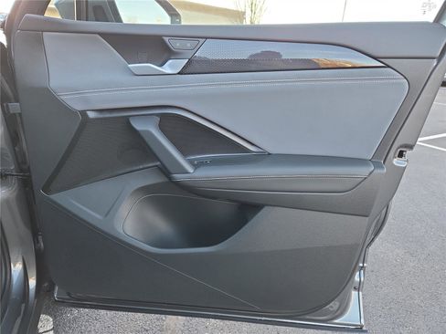 New 2026 Volkswagen Tiguan SE image 26