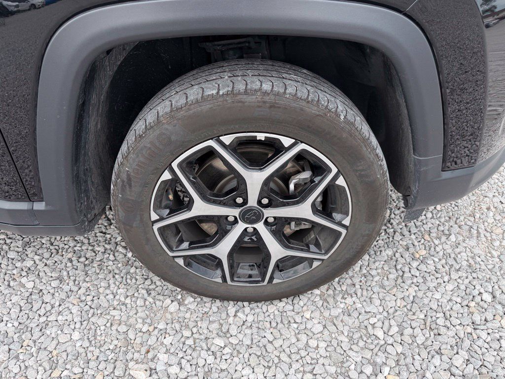 Used 2025 Jeep Compass Limited AWD/4WD image 32