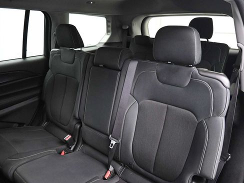 Used 2023 Jeep Grand Cherokee L Laredo AWD/4WD image 13