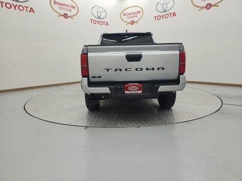 Certified 2025 Toyota Tacoma SR5 AWD/4WD image 4