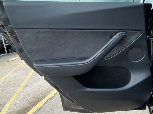 Used 2024 Tesla Model Y Long Range RWD image 37
